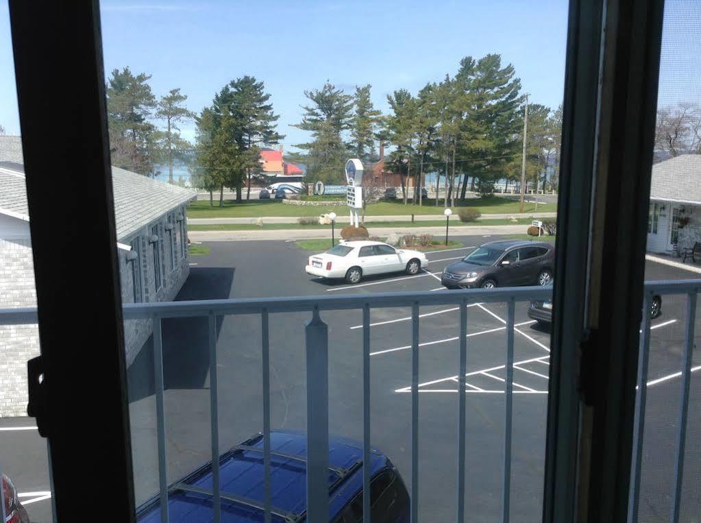 Lighthouse View Motel Mackinaw City Zewnętrze zdjęcie